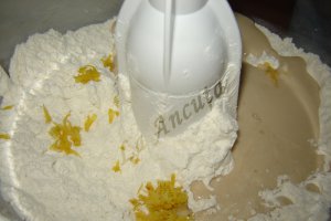 Cozonac cu nuca si mac