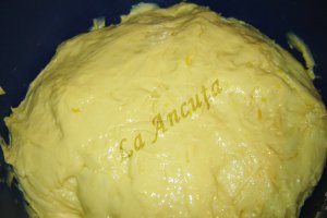 Cozonac cu nuca si mac