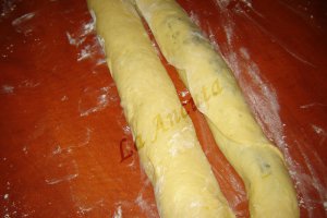 Cozonac cu nuca si mac