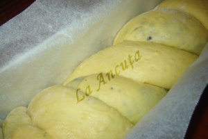 Cozonac cu nuca si mac