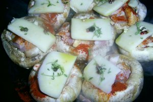 Ciuperci umplute la tava