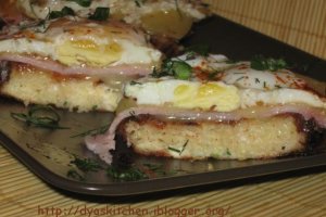 Sandwich cu oua si cartofi