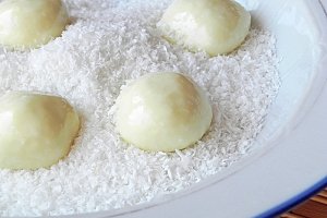 Bombonele cu nuca de cocos