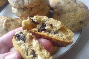 CHOCOLATE CHIP COOKIES
