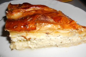 Placinta stransa cu branza sarata