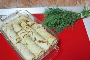 Clatite umplute in sos de marar verde