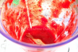 Smoothie de capsuni cu iaurt