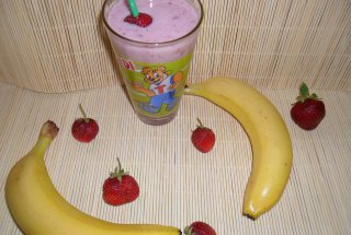 Milkshake de capsuni cu banane