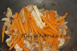 Pui cu legume chinezesti