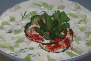 Tzatziki (salata de castraveti)
