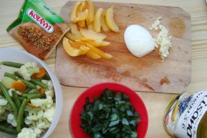 Salata calda de conopida si fasole verde cu chimen
