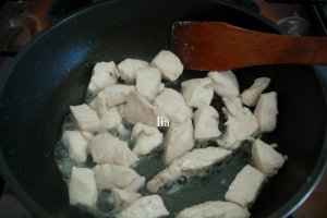 Mancarica cu piept de pui si dovlecel