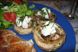 Piept de pui şi ciupercuţe umplute - la grill