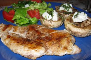 Piept de pui şi ciupercuţe umplute - la grill
