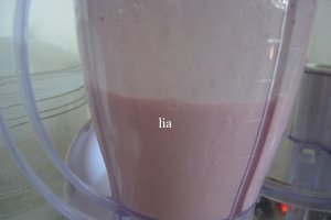 Deliciu cu lapte condensat si capsuni