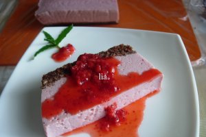 Deliciu cu lapte condensat si capsuni