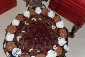 Tort cu ciocolata si visine