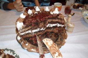 Tort cu ciocolata si visine