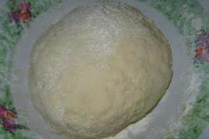Tartă cu frişcă şi fructe