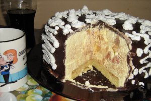 Tort diplomat Anamaria cu glazura de ciocolata amaruie