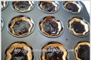 Mini - tarte cu dulceata de capsune