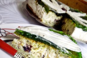Tort cu crema de lamaie,cirese amare si jeleu de menta
