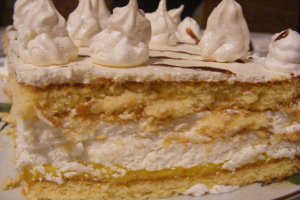 Tort cu lemon curd si mousse de ciocolata alba