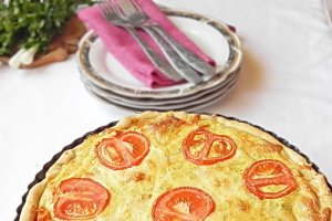 Tarta cu piept de pui si rosii