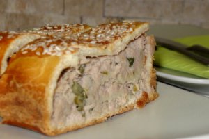 Rulada cu ton si capere in foietaj