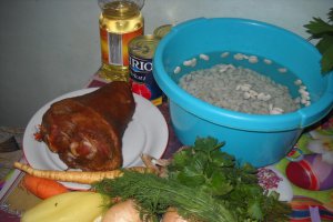 Fasole cu ciolan afumat