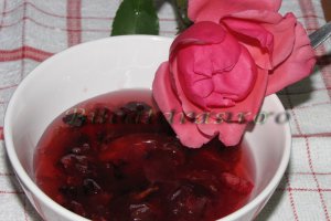 Dulceata de trandafiri