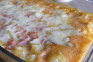 Cartofi gratinati cu sunca