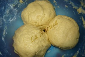Prajitura "Felii de trandafir"