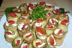 Rulouri de dovlecei