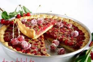 Tarta cu visine si crema frangipane