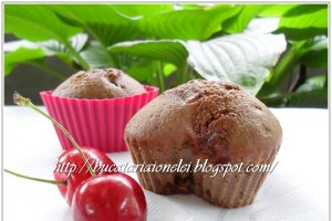 Muffins cu cacao si visine