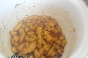 Deliciu cu ceai verde si piersici caramel