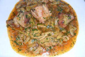 Mancare de fasole verde cu carne de porc