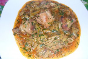 Mancare de fasole verde cu carne de porc