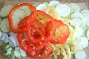 Pui cu miere si legume la cuptor