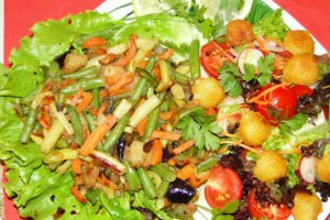 Legume sote cu salata de sezon