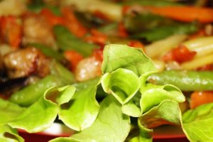 Legume sote cu salata de sezon