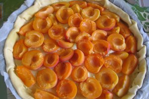 Tarta cu caise si crema "frangipane"