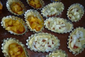 Tarte cu fructe si dulceata