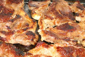 Carne de vita la grill electric,cu garnitura de cartofi fierti