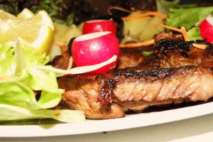 Carne de vita la grill electric,cu garnitura de cartofi fierti