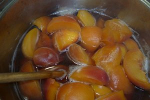 Compot de piersici