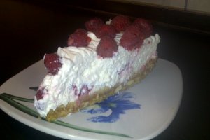 Tort cheesecake cu zmeura
