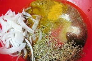 Pulpe de pui picante cu ananas si cartofi aurii