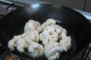 “M’nazalet Zahra”- Mancare de conopida cu carne –specifica tarilor arabe